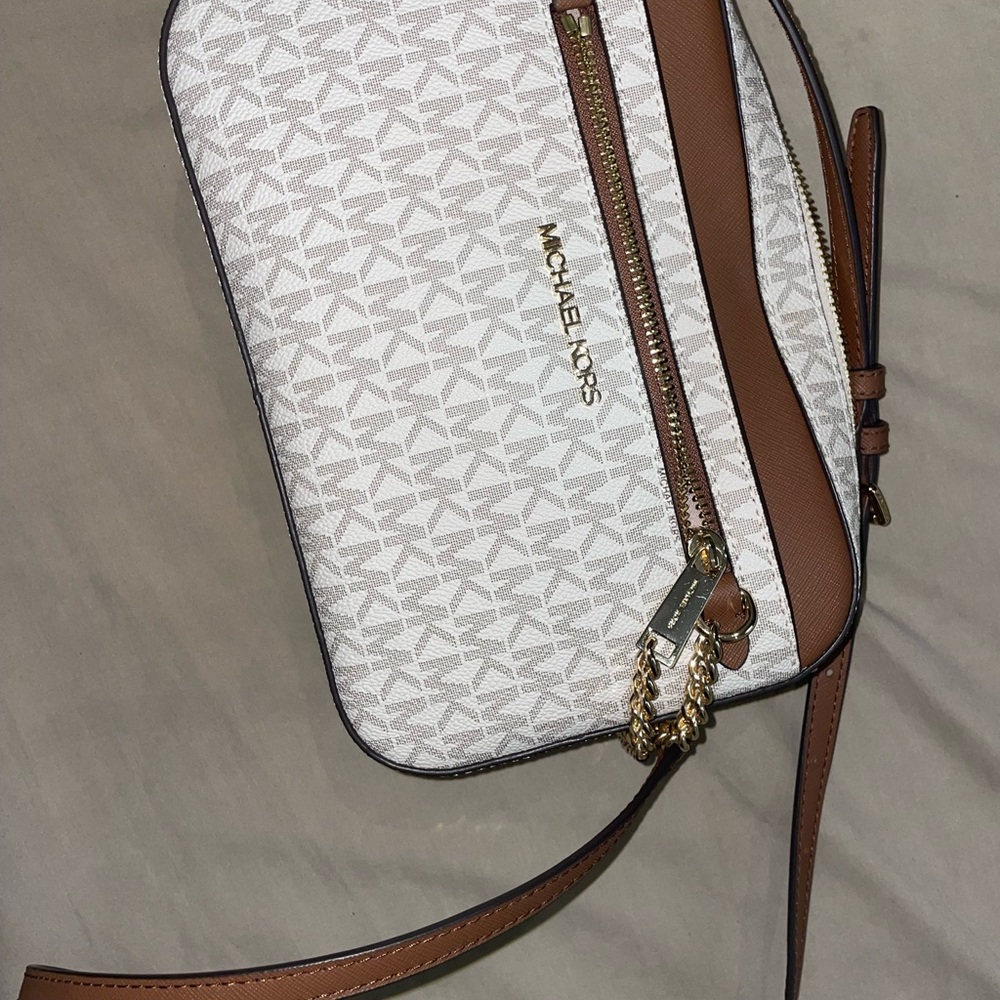 Michael Kors crossbody bag brand new never used - Picture 7 of 7